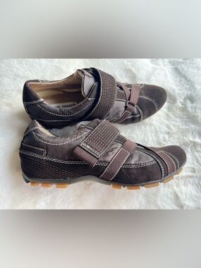 Steve Madden Brown Women’s Sz 7 Slip-On Casual Walking Sneakers Velcro Strap